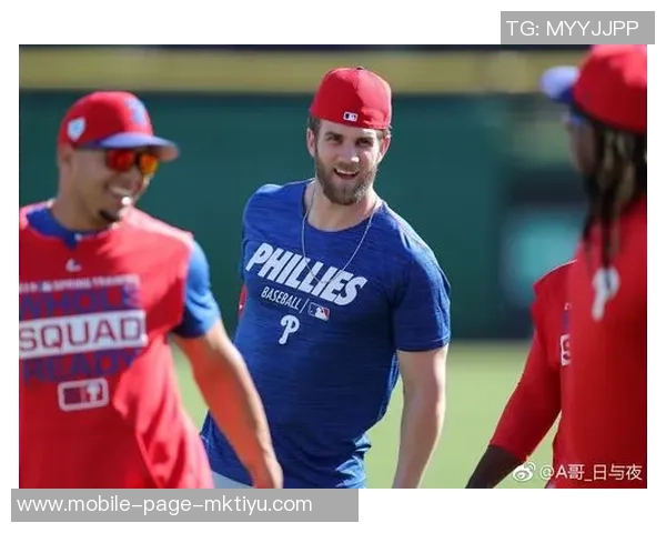 哈珀谈球队团结精神强调成员间互助与共同成功的重要性 哈珀谈球队团结精神强调成员间互助与共同成功的重要性