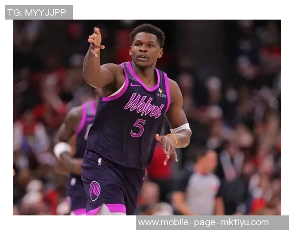 爱德华兹表现平平半场仅得9分3板2助正负值惨淡11